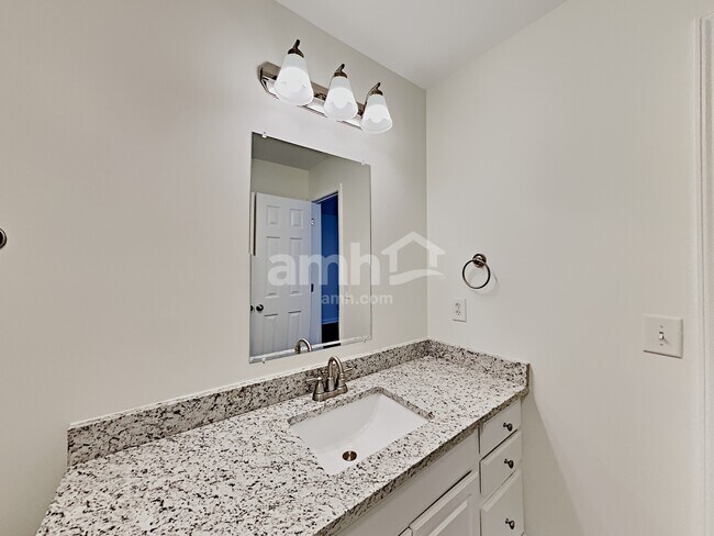 Building Photo - 104 Buckhaven Ct