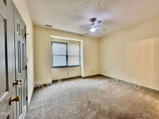 Building Photo - 216 S Walker St