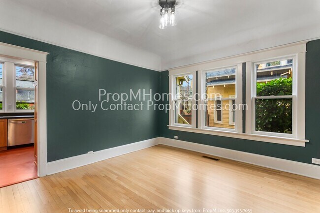 Building Photo - Discover Serenity in King Neighborhood!
