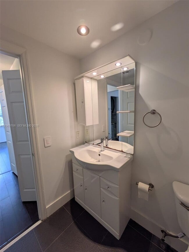 Building Photo - 6831 SW 44th St