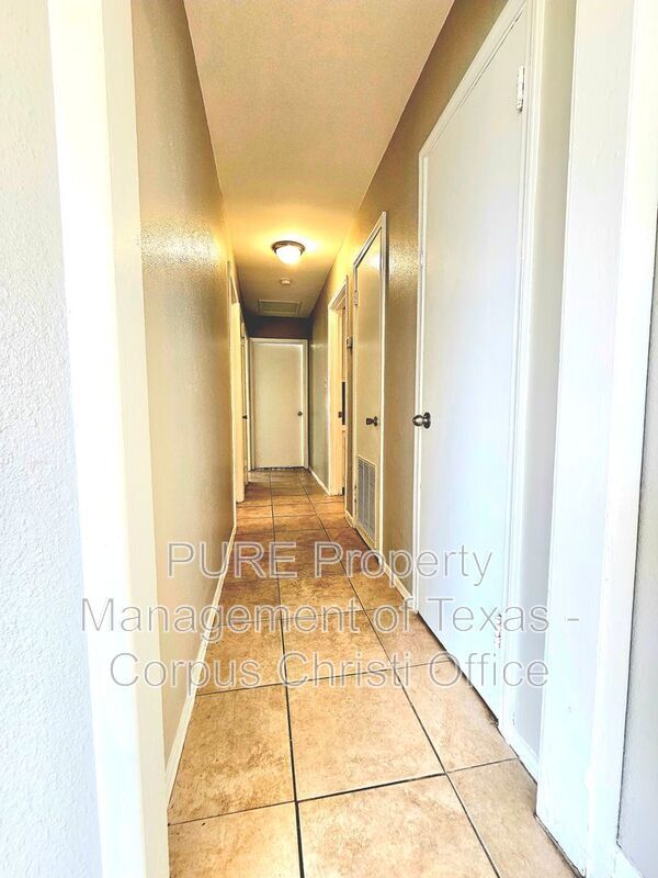 Building Photo - 4833 Mokry Dr
