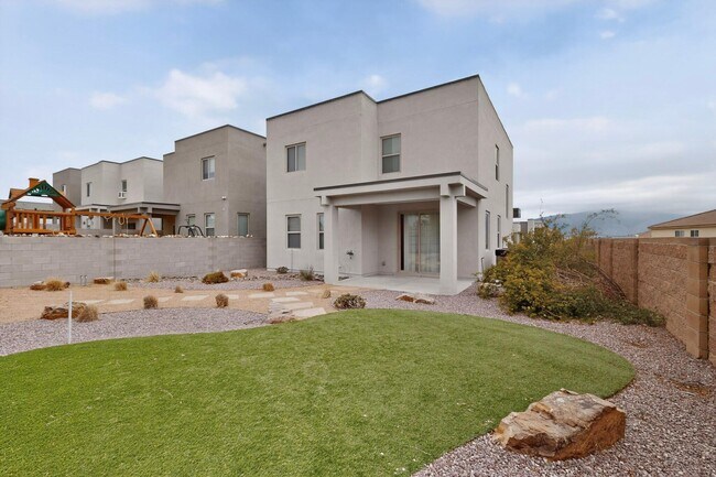 Building Photo - 5603 Linq Ct NE