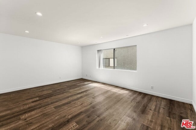 Building Photo - 6212 Fulton Ave