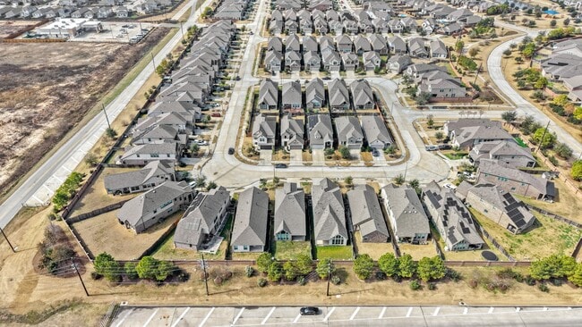 Building Photo - 6014 Bristol Spur Ln