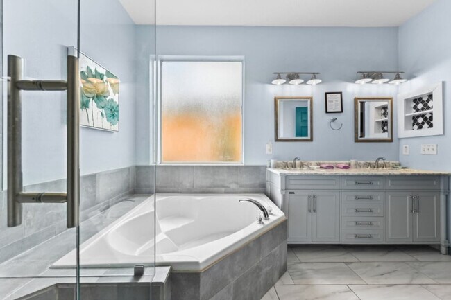 Building Photo - 8401 Secret Key Cove