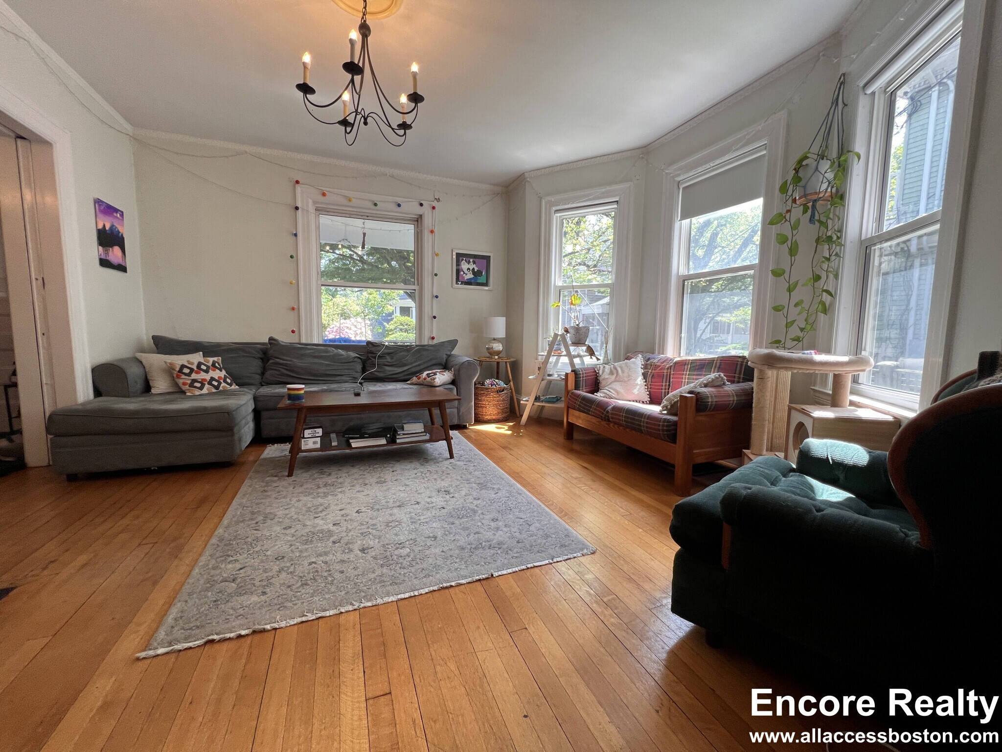 Building Photo - 9 Kenwood St