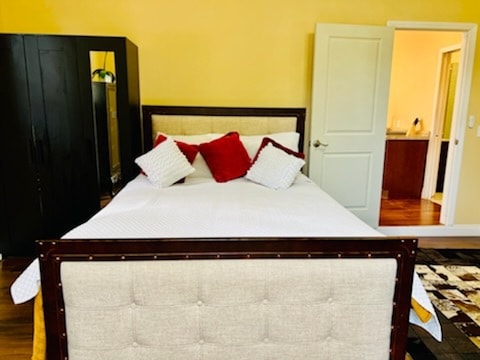 Primary Photo - 5541 Amber Cir