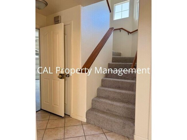 Building Photo - Stunning 5-Bedroom, 3-Bathroom Home with Fireplace & 2-Car Garage