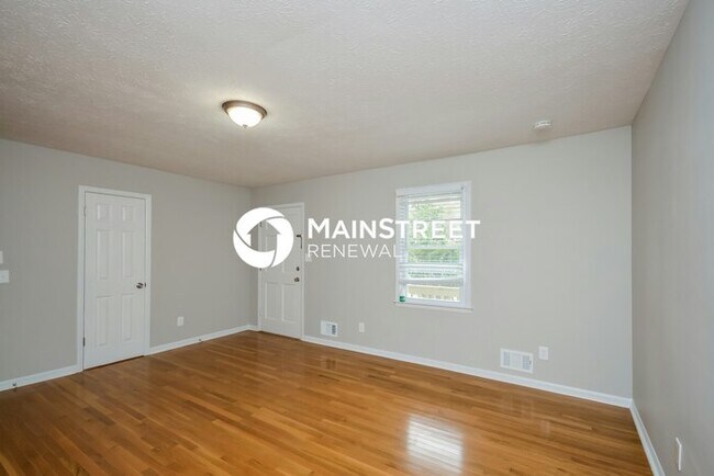 Building Photo - 3 Bedroom Pet-Friendly Home in Conyers, GA with Main Street Renewal