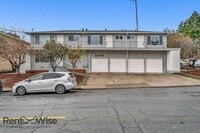 Building Photo - 1600 5th Ave