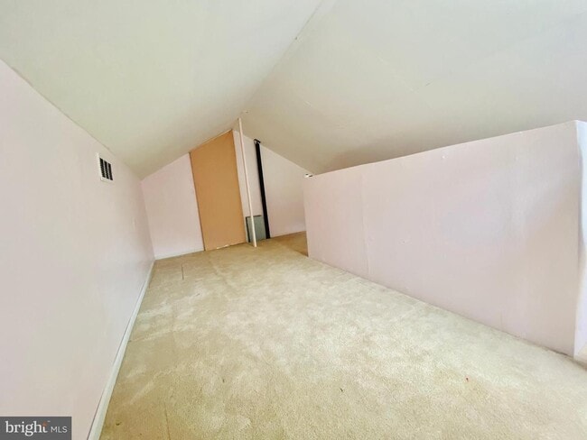 Building Photo - 3 Bedroom house -