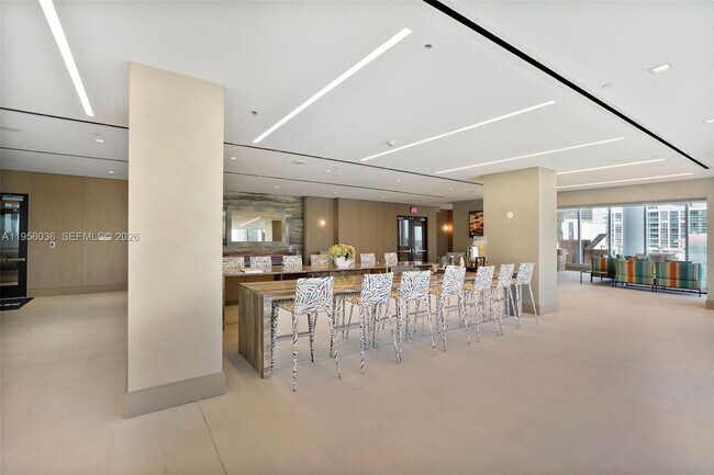 Building Photo - 700 NE 26th Terrace