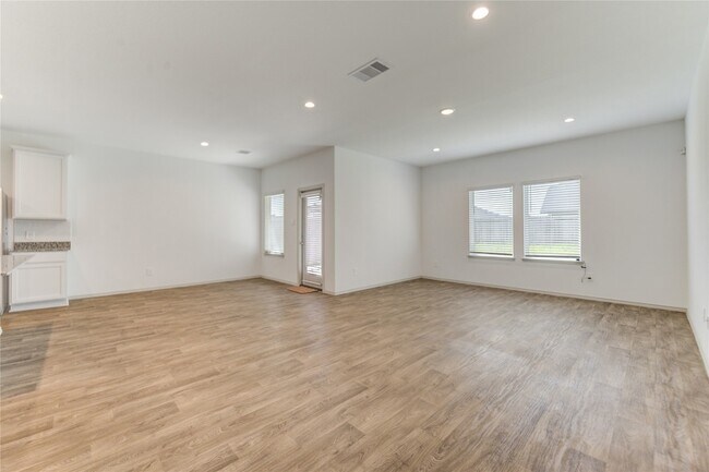 Building Photo - 7319 Sunset Crk Dr