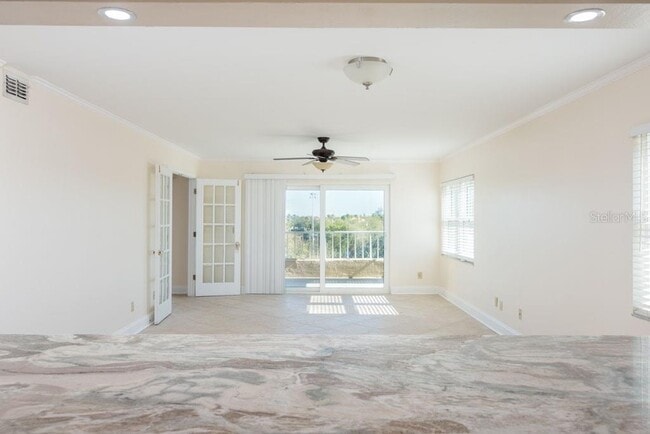 Building Photo - 160 Columbia Dr