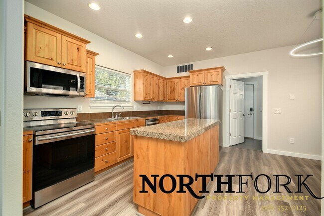 Building Photo - Fantastic Central Boise Home