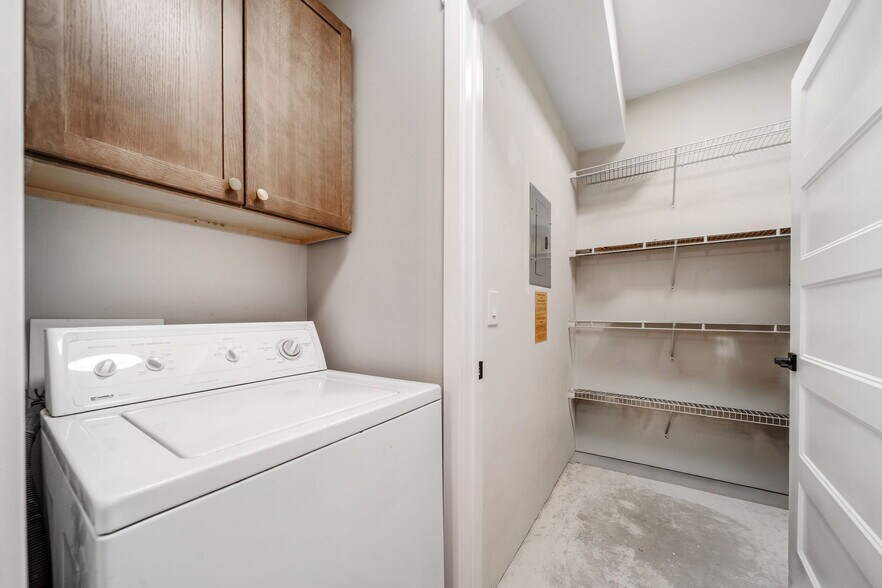 Building Photo - 12858 Ironstone Way