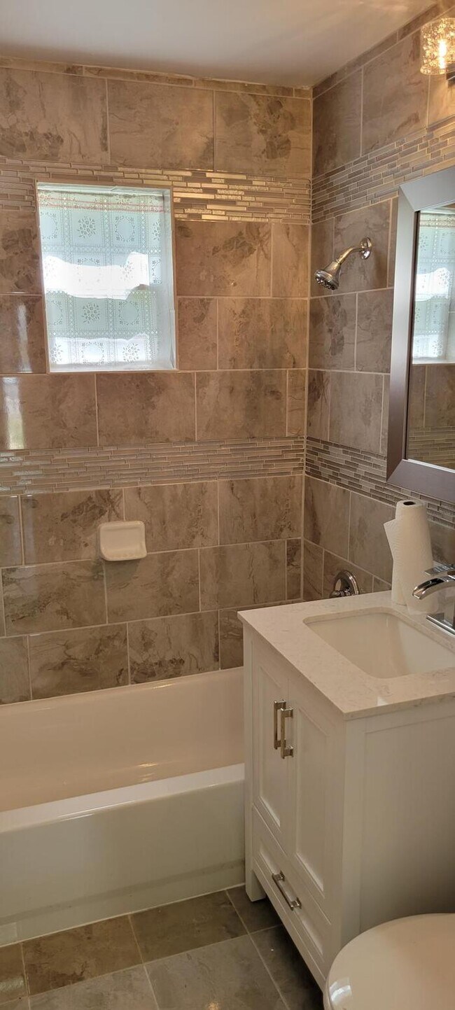 Building Photo - Newly rehabbed home