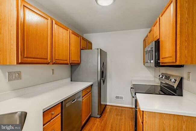 Building Photo - 124 Jeffords Ct