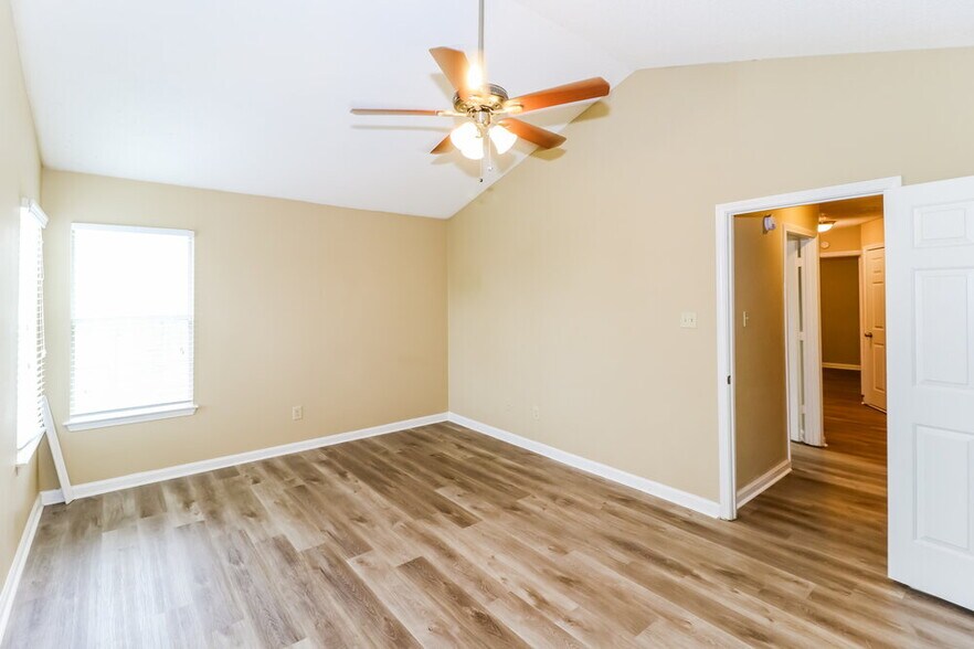 Building Photo - 1837 Black Bear Cir E