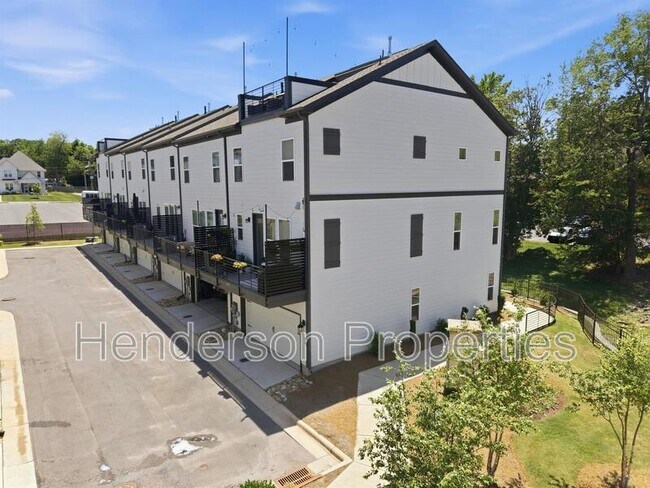 Building Photo - 3008 Oak Lndg Dr