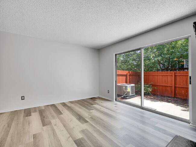 Building Photo - $2,395.00 2 bed, 2.5 bath townhome located...