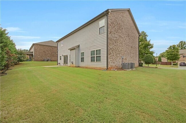 Building Photo - 551 Wagon Hill Ln