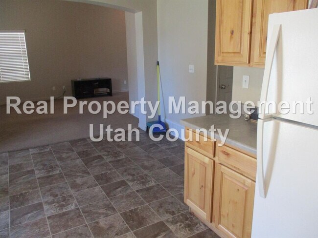 Building Photo - Spanish Fork Home