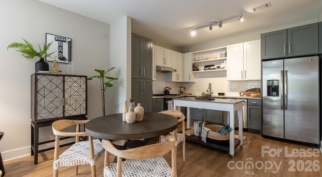 Building Photo - 6408 Providence Farm Ln