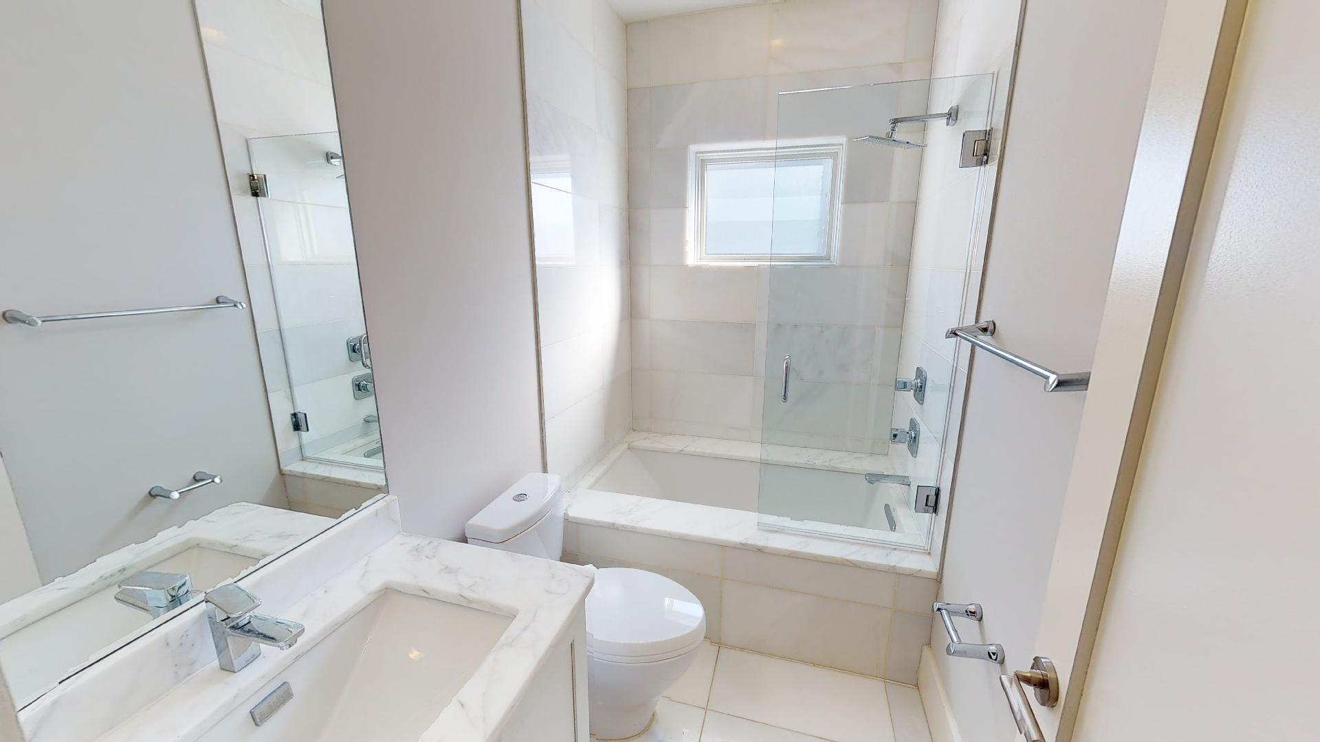 Building Photo - 1159 Oates St NE