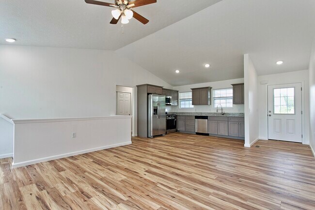 Building Photo - 128 Kelly Dr