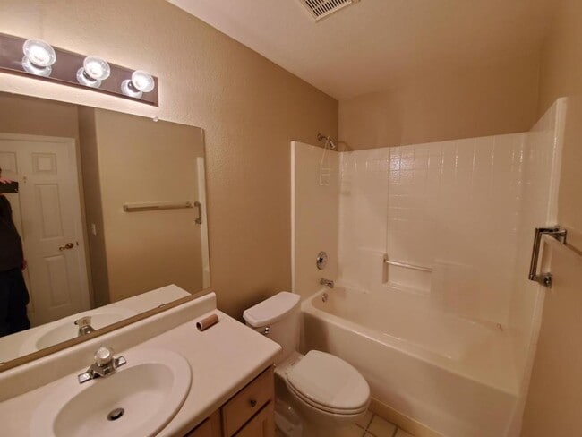 Building Photo - 6591 W Blythe Pl