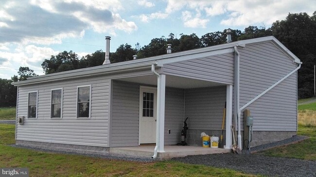 Building Photo - 510 School Rd