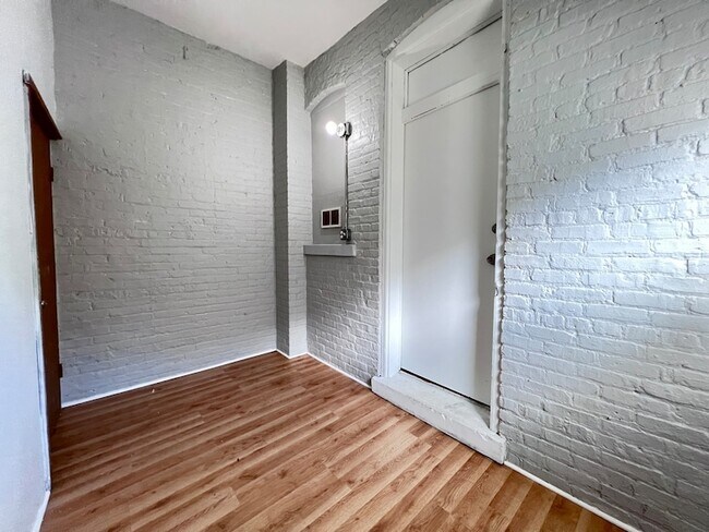 Building Photo - 2707 E 78th St
