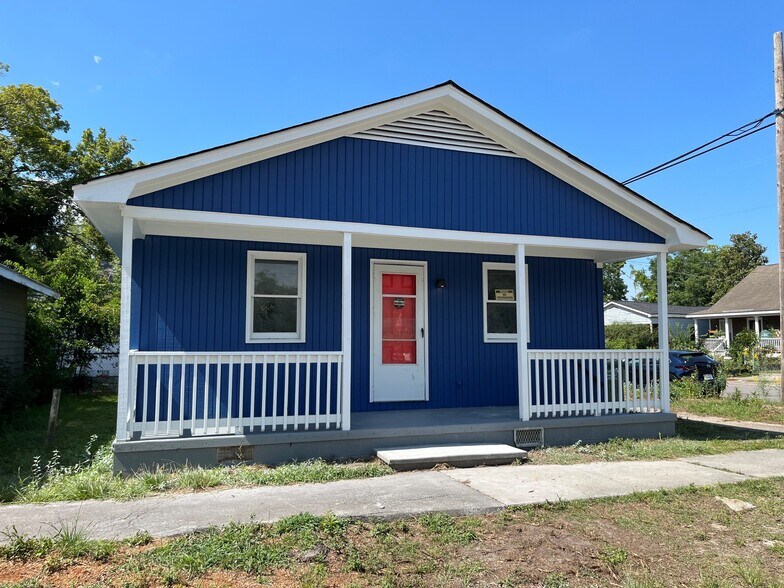 Building Photo - 521 Swann St