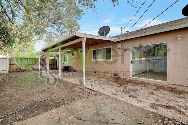 Building Photo - 3237 Irvindale Way