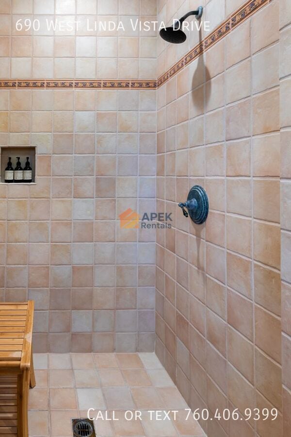 Building Photo - 690 W Linda Vista Dr