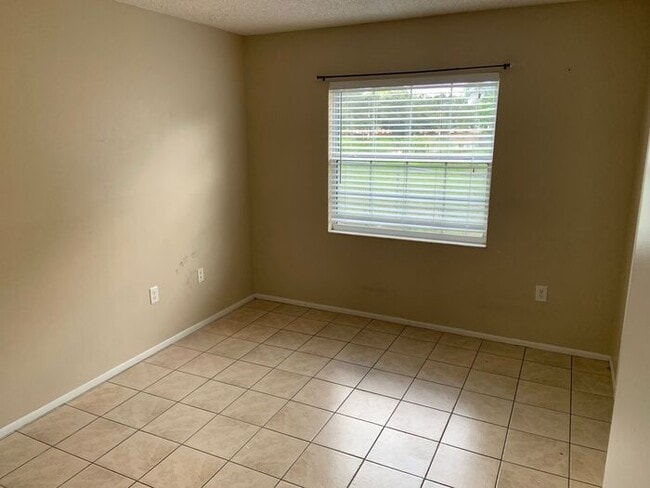 Building Photo - Wonderful 2 bedroom/2 bath Duplex near UCF!!!