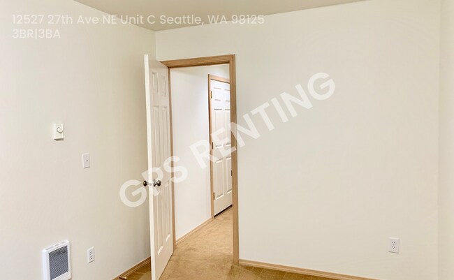 Building Photo - 12527 27th Ave NE