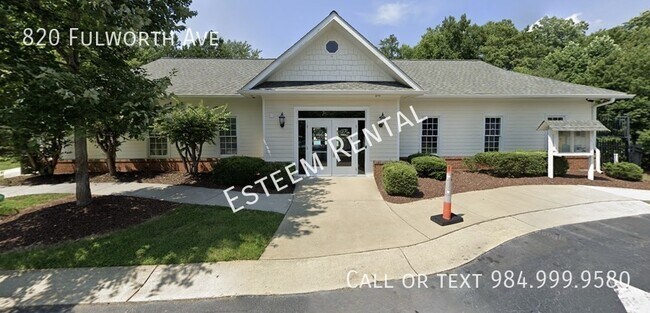 Building Photo - 820 Fulworth Ave
