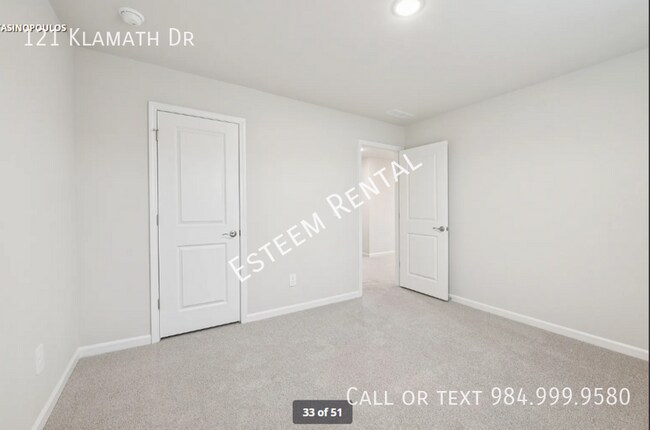 Building Photo - 121 Klamath Dr