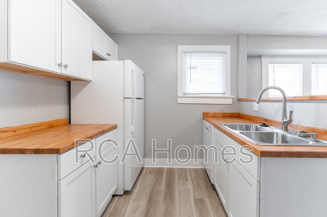 Building Photo - 1425 N Olney St