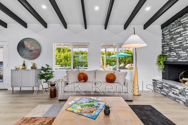 Building Photo - 2056 Paseo Roseta