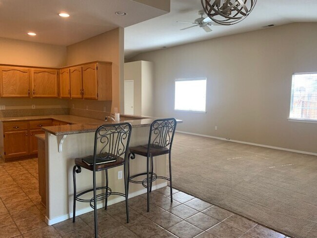 Building Photo - 3 Bedroom, 2 Bath Home with attached 3 car...