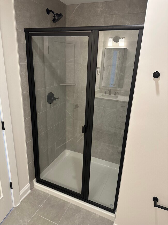 Building Photo - 200 Raymond St