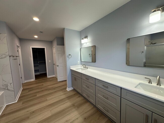 Building Photo - 517 Cardamon Ct