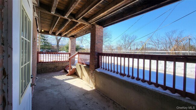 Building Photo - 139 Rombout Ave