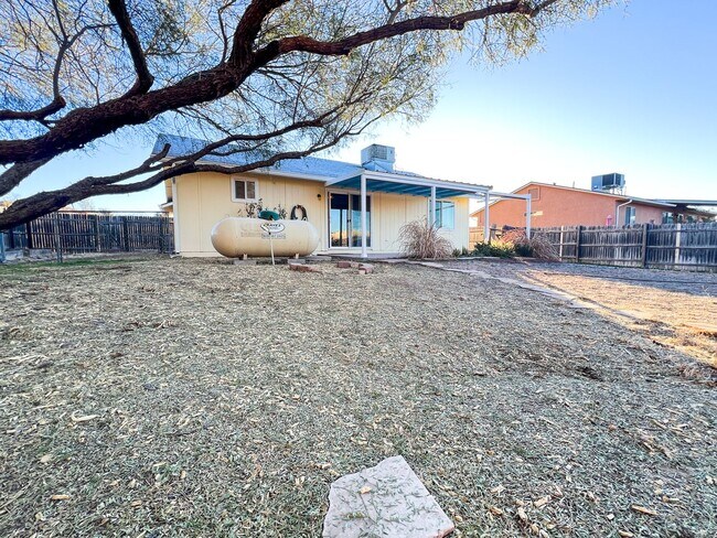 Building Photo - HOUSE-RIMROCK- GREENHOUSE/SHED INCLUDED