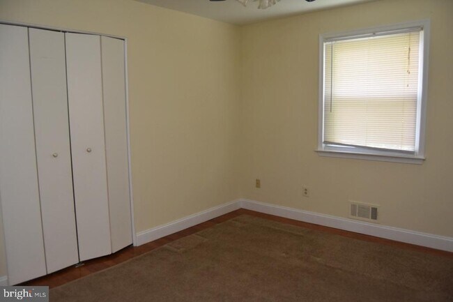 Building Photo - 6820 Cherokee Dr