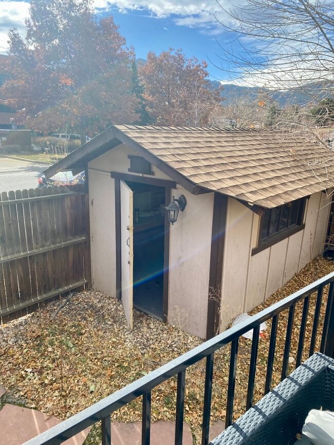 Building Photo - Available for 2026-2027 Fall Pre-Leasing! ...