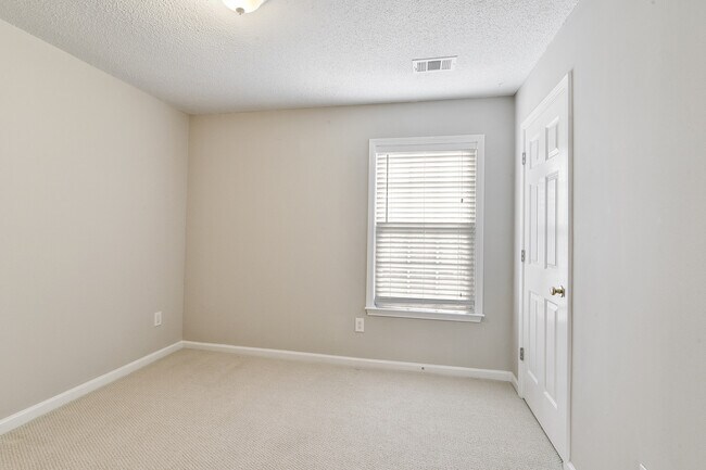 Building Photo - 2655 Traywick Chase